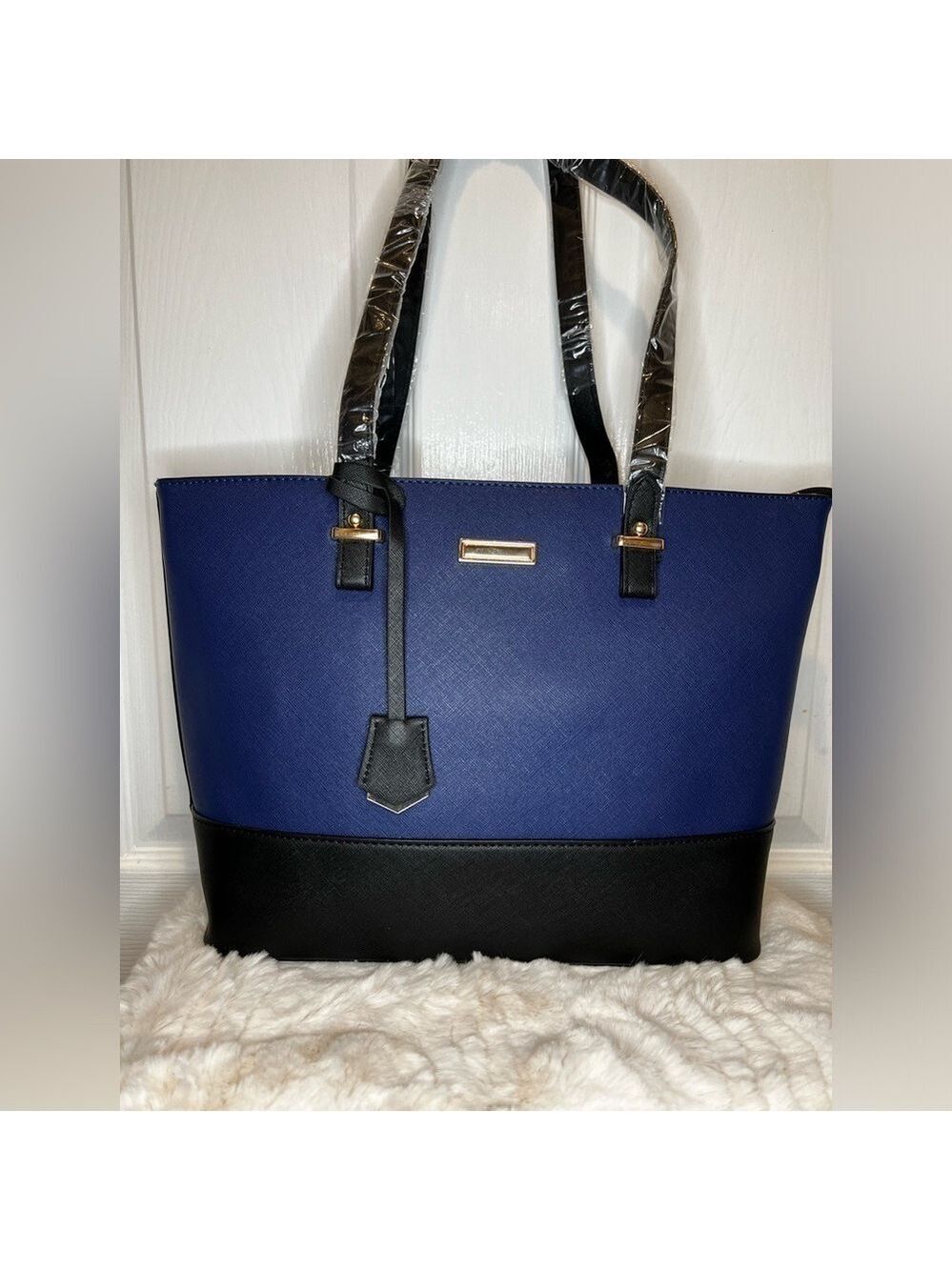 ITALIA NOMAD FIVE PIECE NAVY BLUE AND BLACK SHOULDER BAGS SET - Picture 2 of 16